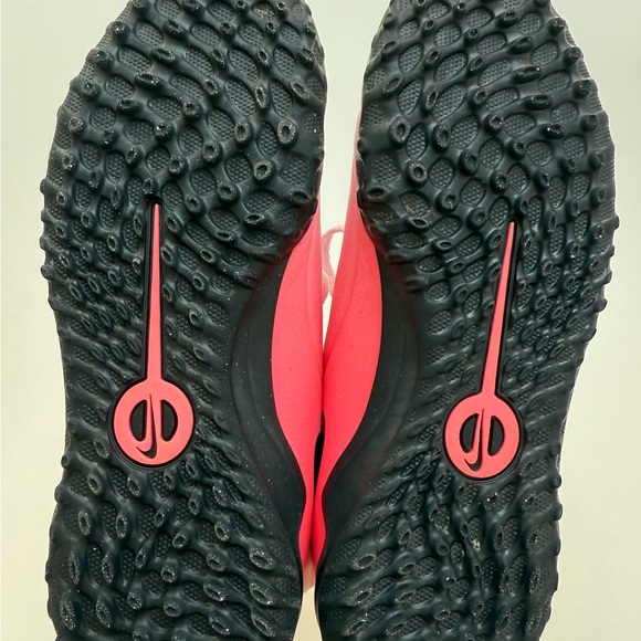 Nike Girls’ Tiempo Legend 10 Club Cleats - Picture 7 of 9